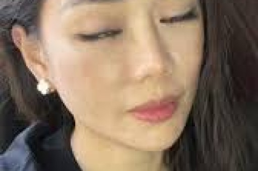 保健品牌“澳洲优思益”涉虚假宣传被立案调查李若彤、章小蕙、明道、伊能静等带货明星纷纷回应律师称经营者或承担三倍赔偿责任