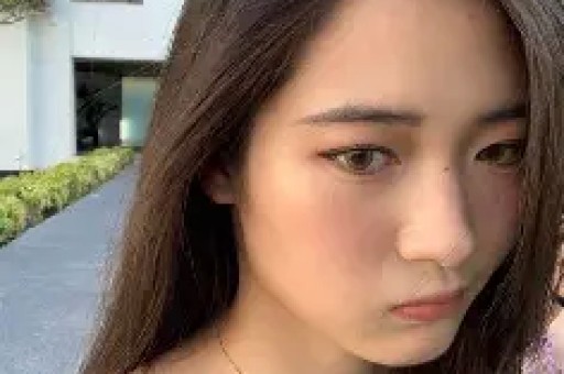 港星邝文珣状态好女儿调皮捣蛋生日当天