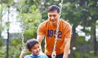 59岁港星立遗嘱财产全给妻子自闭症儿子一句话让网友集体破防！